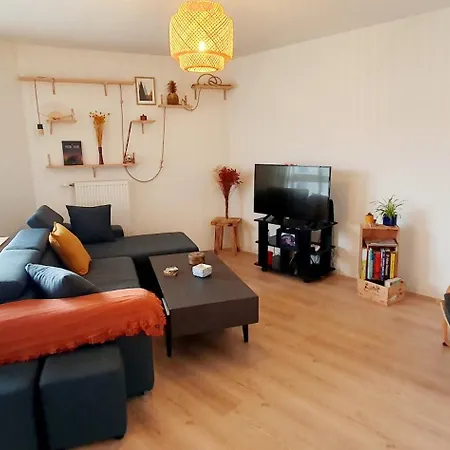 Lumineux - Montreuil Montreuil (Seine-Saint-Denis)
