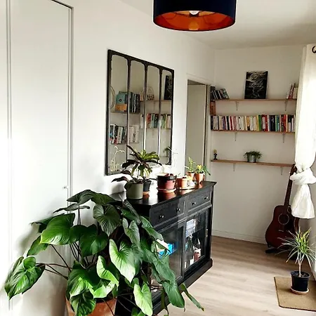 Lumineux - Montreuil * Montreuil (Seine-Saint-Denis)